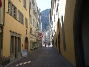 Büro in der Altstadt von Chur? Auch ein Ladengeschäft ist zu vermieten (Foto: Reichsgasse Chur, Höhe Rathaus) Büro in der Altstadt von Chur? Auch ein Ladengeschäft ist zu vermieten (Foto: Reichsgasse Chur, Höhe Rathaus)