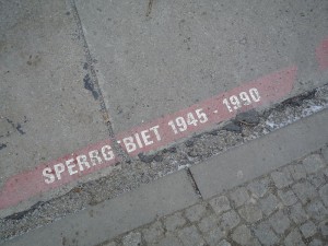 In diesem Lager waren bei einer Durchschnittsbelegung von 1800 Häftlingen (Höchstbelegung: 4000 bis 5000) insgesamt etwa 20.000 politische Häftlinge und andere für die Sowjetunion verdächtige Menschen inhaftiert und wurden von hier auf die anderen Speziallager verteilt. Inhaftiert waren so genannte „feindliche Elemente“.